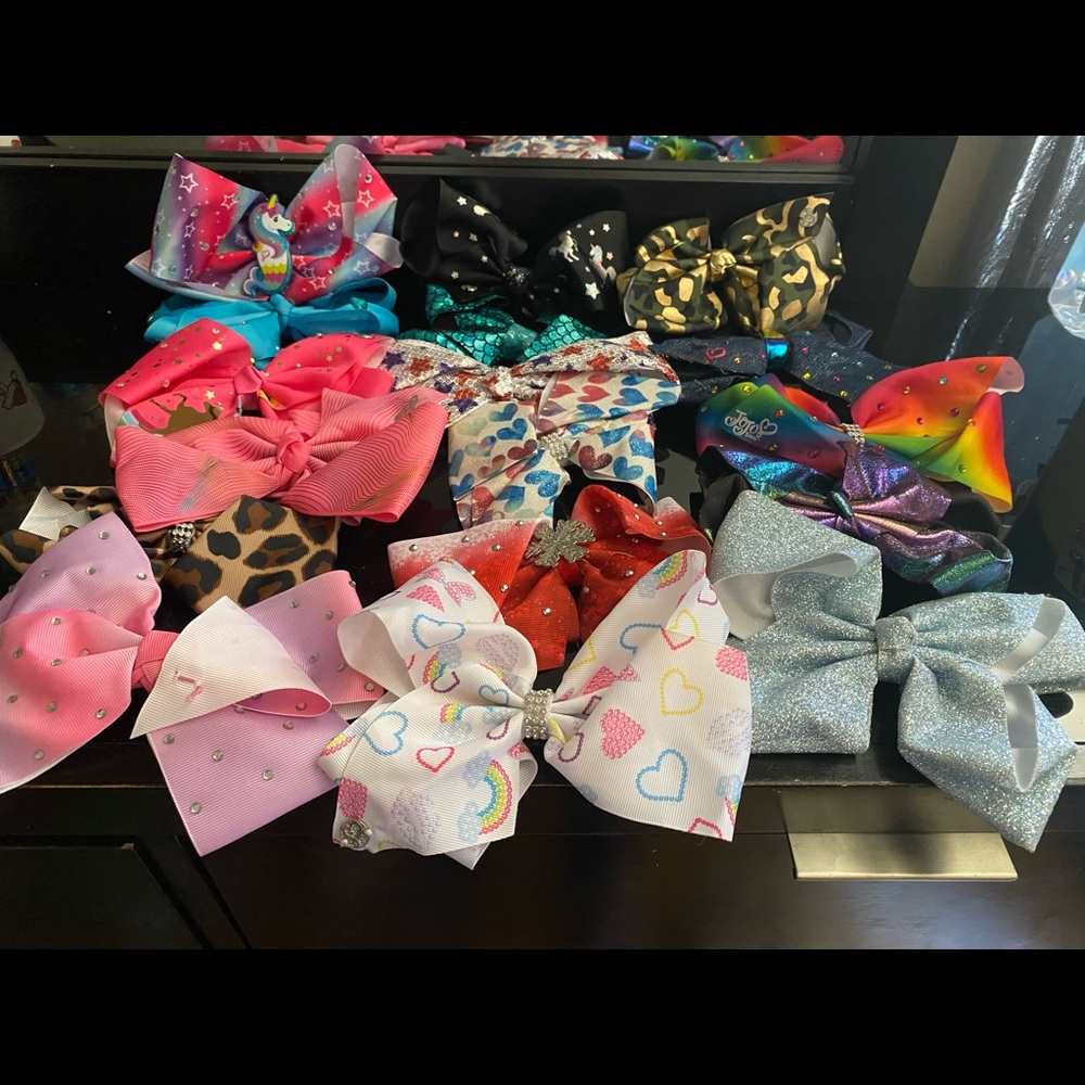 Jojo Siwa bows - mixed bundle 17 bows in total